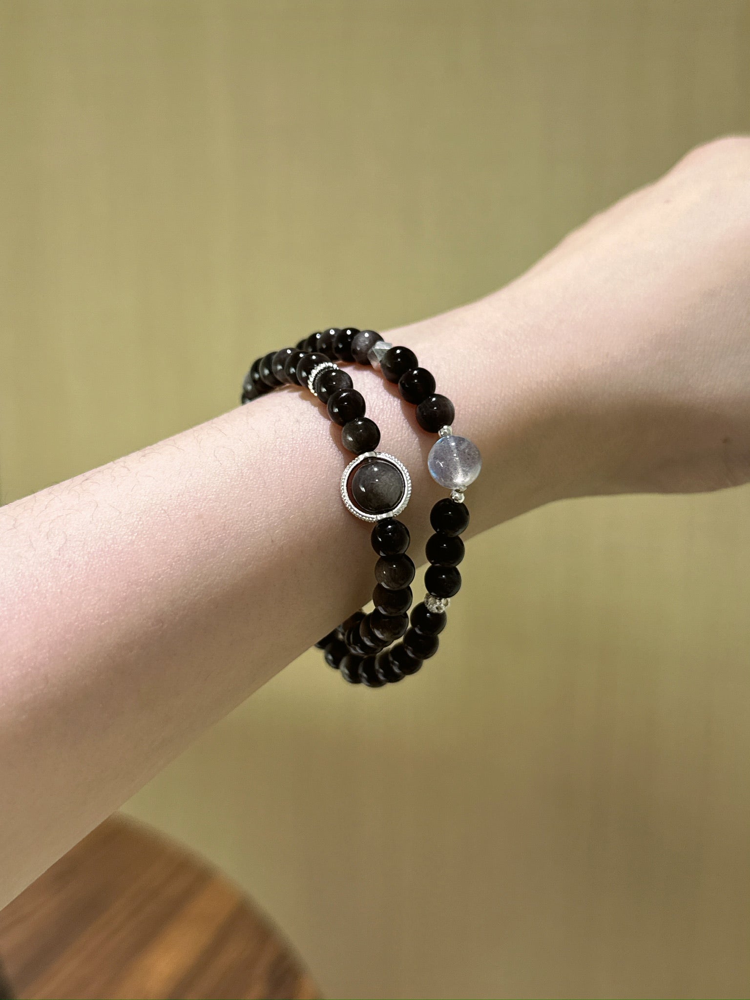 ▫️▪️ Silver lime moonlight multi-circle bracelet
